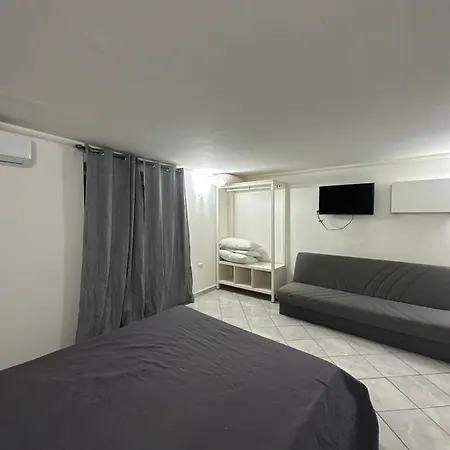 Monteroduni 26 * נאפולי